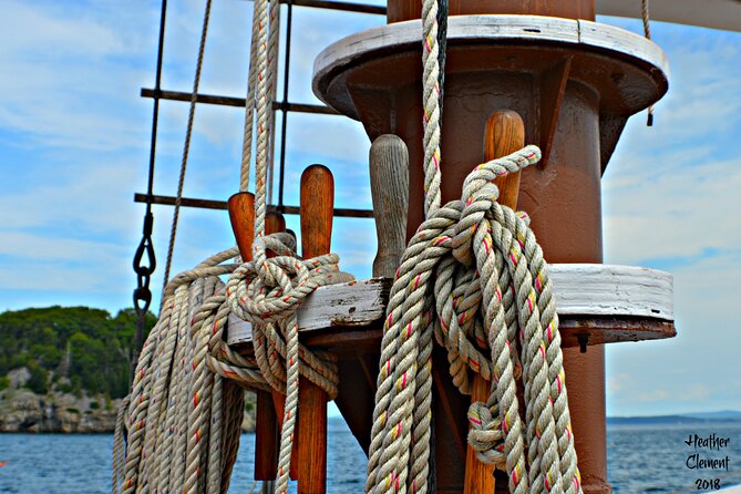 1.5 to 2-Hr Windjammer Sailing Trip in Maine w/ Licensed Captain - Choosing between a picnic, music, or quiet deck time