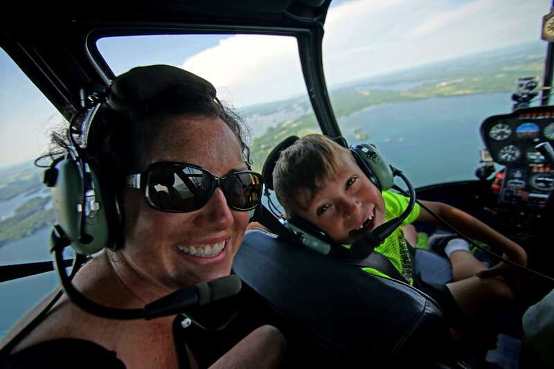 1000 Islands: 10, 20, 30, or 60-Min Scenic Helicopter Tour - Window seats, cameras, and motion in the air