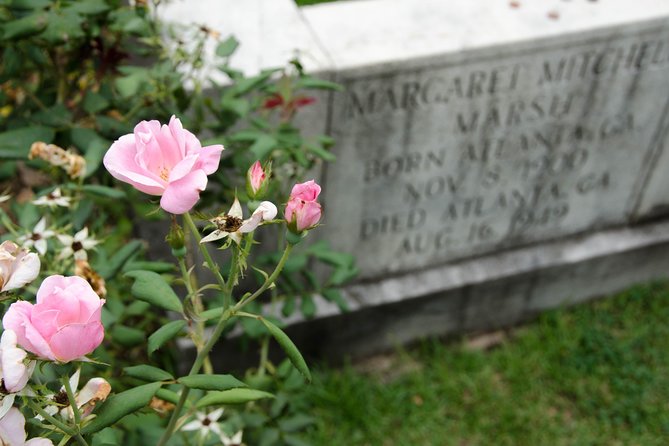 2.5 Hour Atlanta Local Food + Victorian Cemetery Tour - Oakland Cemetery and 40 minutes of Atlanta stories