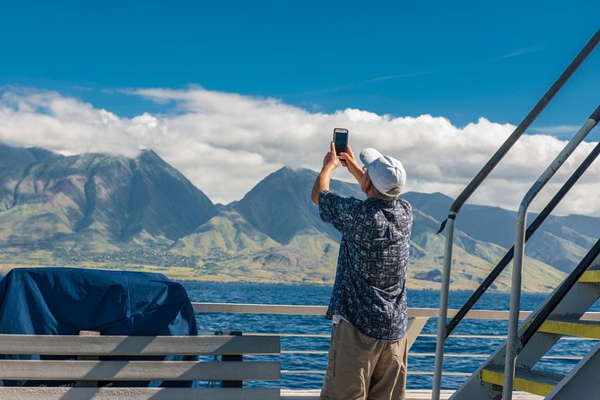 2-Hour Oahu Whale Watch from Ala Wai Harbor, Waikiki - Learning from the crew on the Lahaina Princess