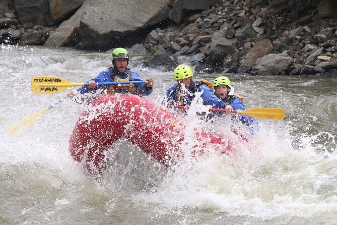 2 Hour Rafting on the Yellowstone River - Your guide sets the rhythm before the first rapid