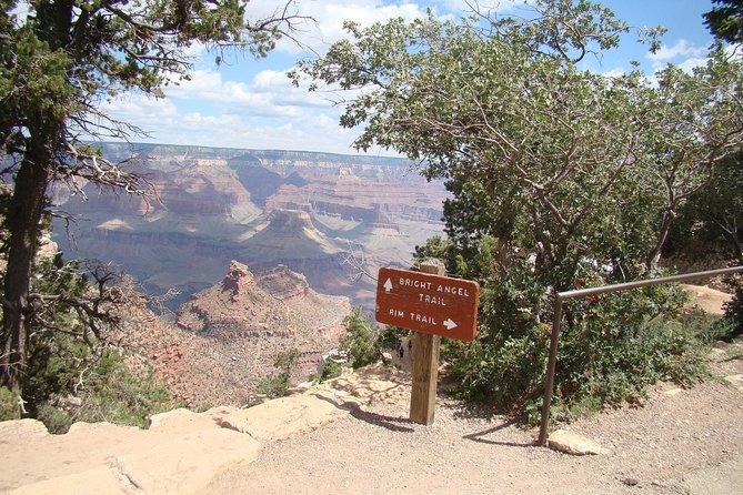 3 Hour Back-Road Safari to Grand Canyon with Entrance Gate By-Pass at 9:30 am - Bright Angel Trail adds a human scale