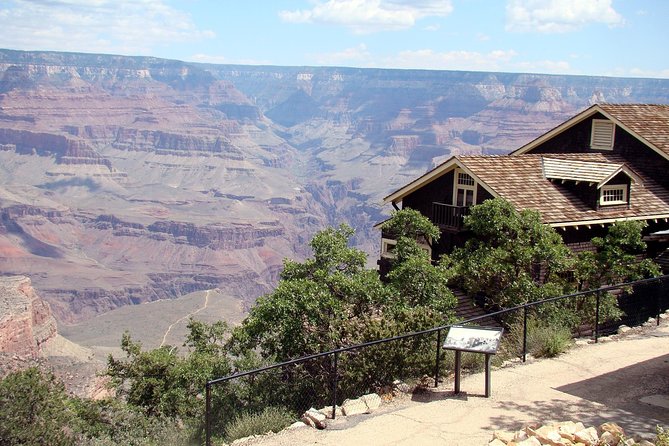 3 Hour Back-Road Safari to Grand Canyon with Entrance Gate By-Pass at 9:30 am - A walking tour with a comfortable pace