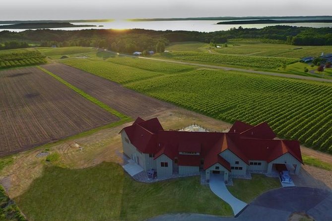 5-Hour Traverse City Wine Tour: 4 Wineries on Old Mission Peninsula - Starting at the Civic Center