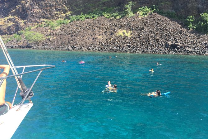 Afternoon Sail & Snorkel to the Captain Cook Monument - The Captain Cook Monument and its setting