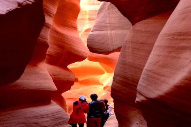 Antelope Canyon and Horseshoe Bend Day Tour from Flagstaff - A picnic above Glen Canyon Dam
