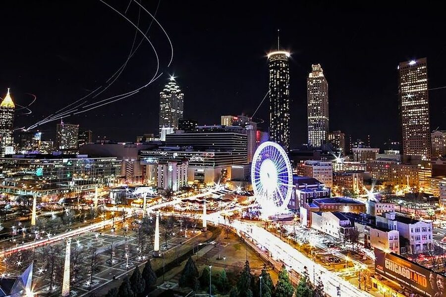 Atlanta: SkyView Ferris Wheel Ticket - Boarding a private climate-controlled gondola