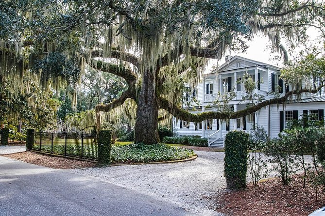 Beaufort City Minibus Tour - Stories about homes, films, and Robert Smalls