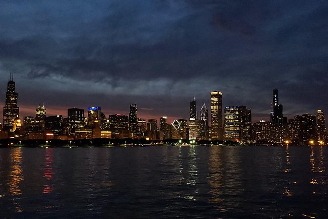 Big Bus Chicago: Hop-On Hop-Off Sightseeing Tour, 24/48/72hr Pass - Stop 1: Chicago Riverwalk and the best starting point