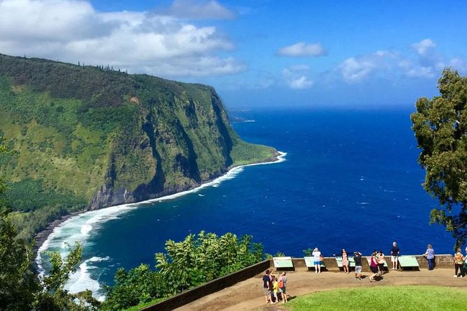 Big Island in a Day: Volcanoes Waterfalls Sightseeing and History - Thurston Lava Tube, a short walk underground
