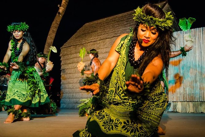 Big Island: Island Breeze Luau - Why the Kamakahonu Bay setting matters