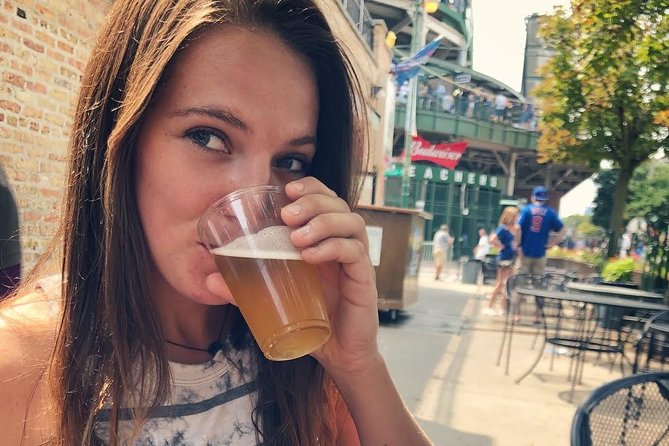 Bikes, Bites & Views: Chicago's Signature Dishes Bike Tour-Adults - Day route: Wrigleyville, Lincoln Park, and the Gold Coast