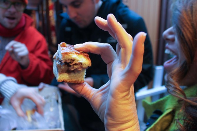 Bikes, Bites & Views: Chicago's Signature Dishes Bike Tour-Adults - Evening route: skyline lights, the Loop, and the Riverwalk