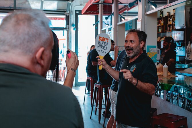Bikes, Bites & Views: Chicago's Signature Dishes Bike Tour-Adults - Guides make the difference on a city ride