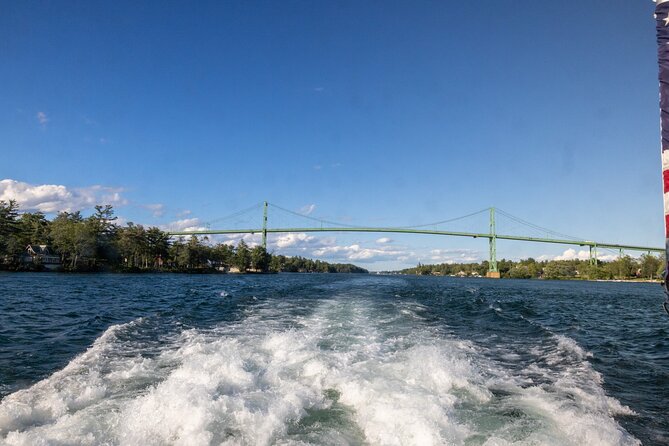Boldt Castle and 2 Nation Tour - Arriving at Heart Island and Boldt Castle