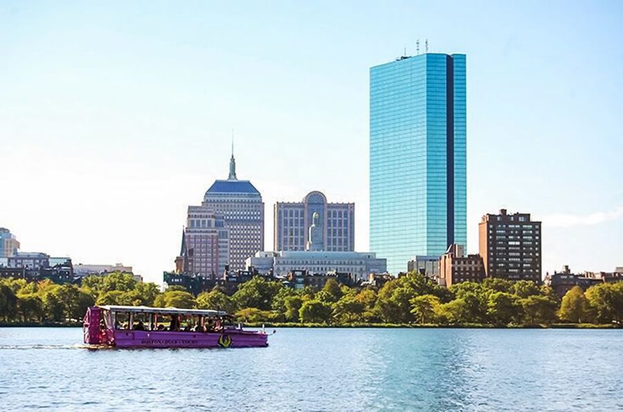 Boston Duck Tour: The Original and World-Famous - Guides, jokes, and the right tone