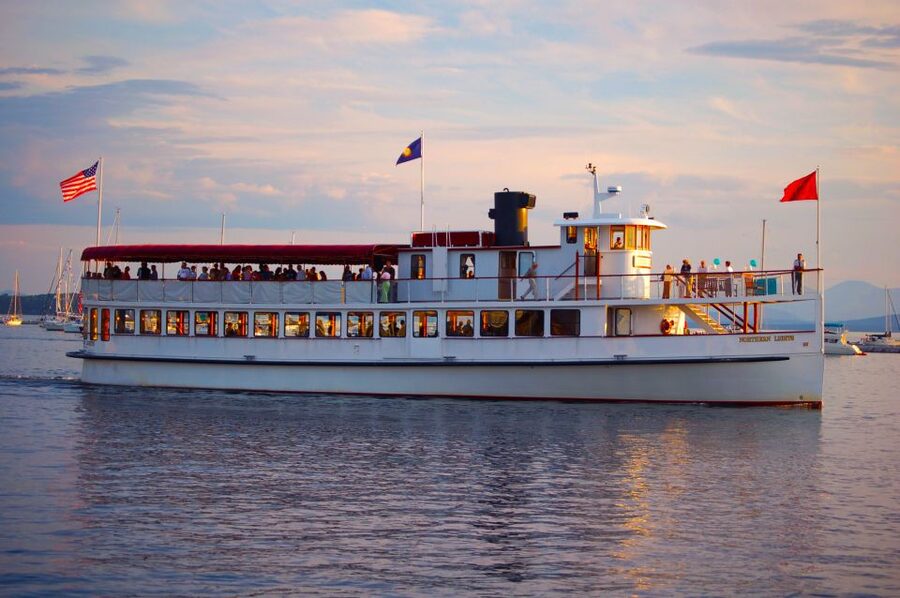 Boston: Harbor Sunset Yacht Cruise - Drinks, snacks, and the onboard bar