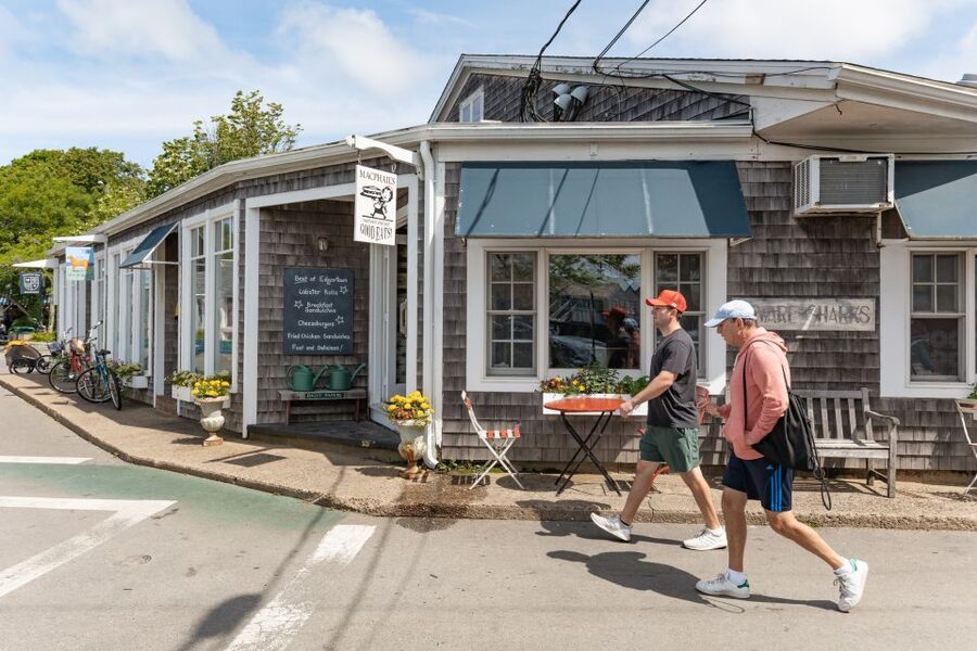 Boston: Martha's Vineyard Day Trip with Optional Island Tour - Aquinnah, the Gay Head Cliffs, and the Lighthouse