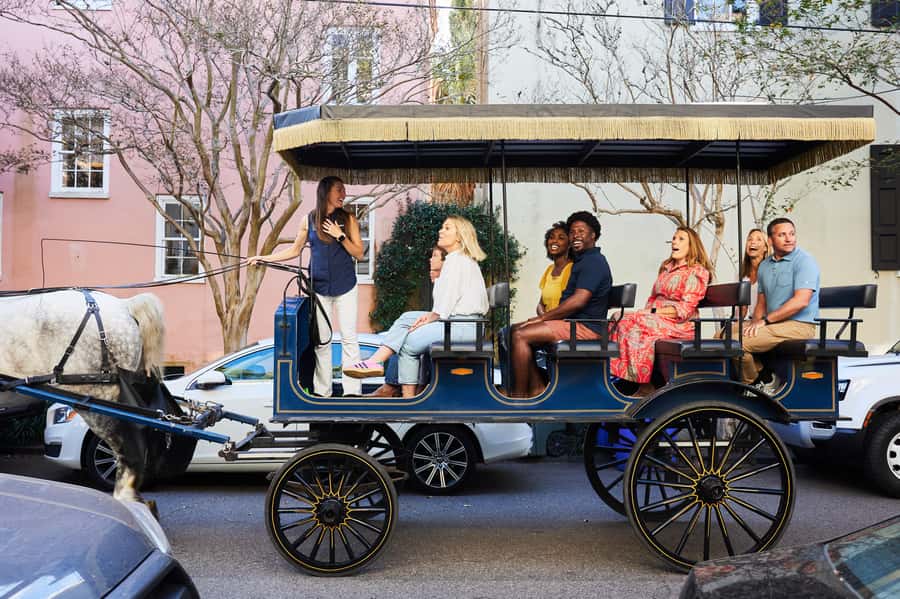 Charleston: Downtown Horse-Drawn Carriage Tour - A one-hour ride through Charleston’s residential core