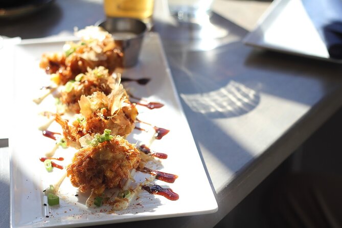 Charleston French Quarter or Brunch Food Tour with 7+ Tastings - Upper King Street brunch: biscuits, quiche, and sweet tea