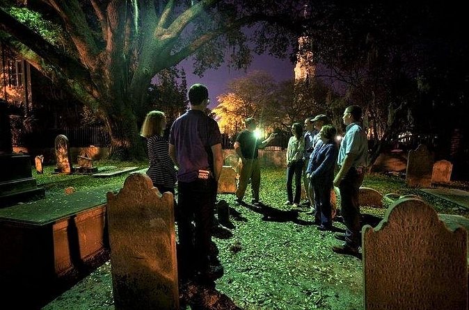 Charleston Ghost & Graveyard Night-Time Guided Walking Tour - Who should book this Charleston ghost walk?