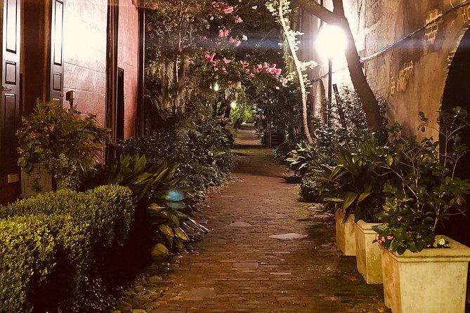 Charleston Haunted Booze and Boos Ghost Walking Tour - Churchyards, ghosts, and an important expectation