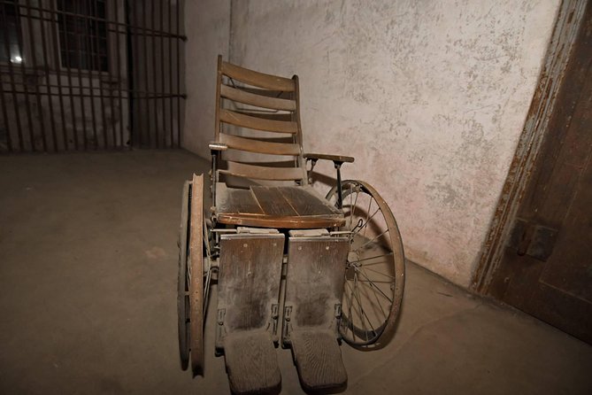 Charleston Haunted Jail Night-Time Walking Tour with Admission to Old City Jail - Should you book the Charleston Haunted Jail Tour?