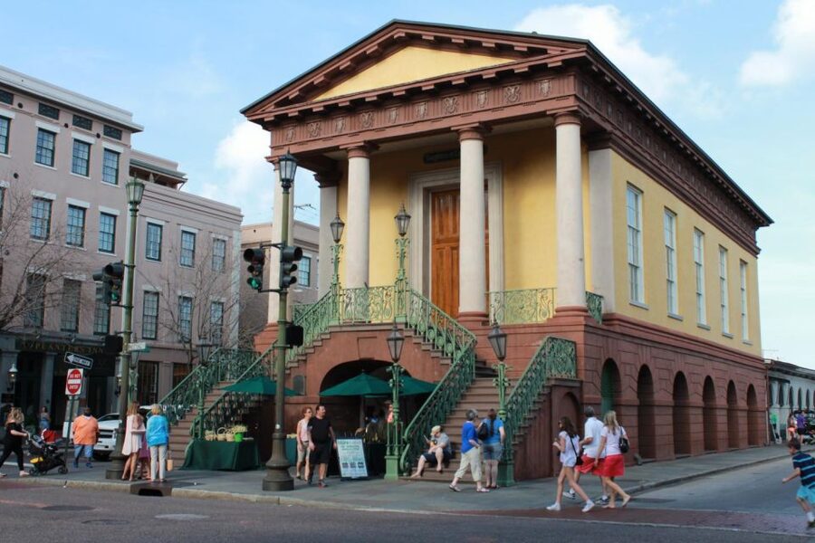 Charleston: Historic City Highlights Guided Bus Tour - What the Guides Add to the Ride