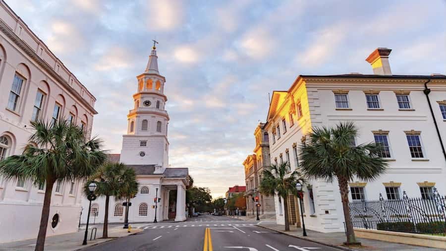 Charleston: History and Architecture Guided Walking Tour - Three interiors, subject to access