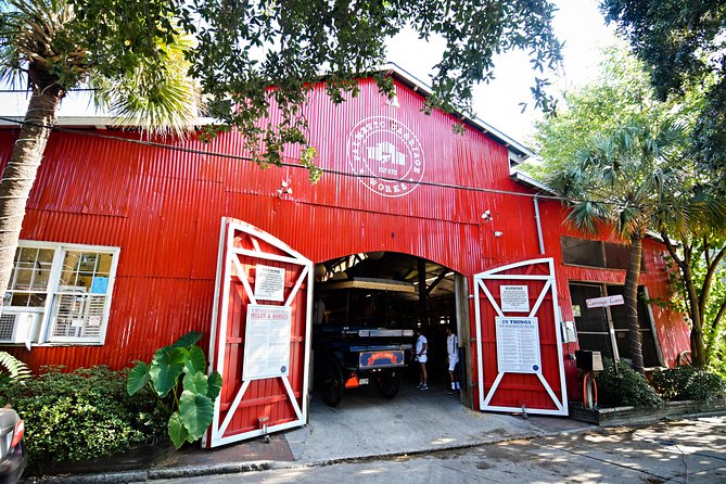 Charleston Horse-Drawn Carriage Tour: Explore Historic Charleston - The horses and the practical side of the ride