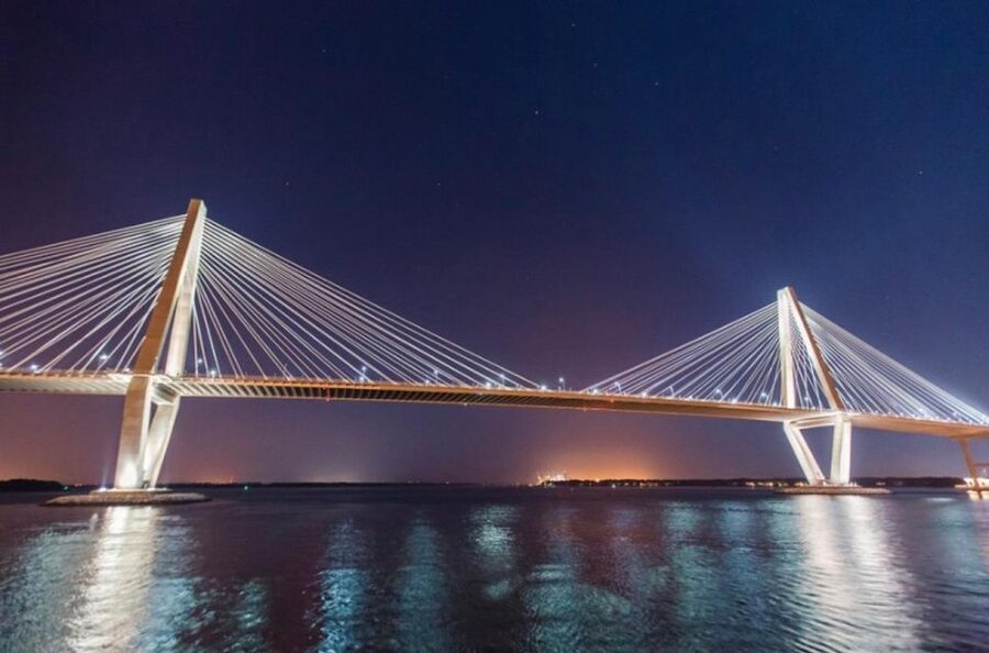 Charleston: Luxury Harbor Dinner Cruise - A Charleston evening that combines dinner and harbor scenery