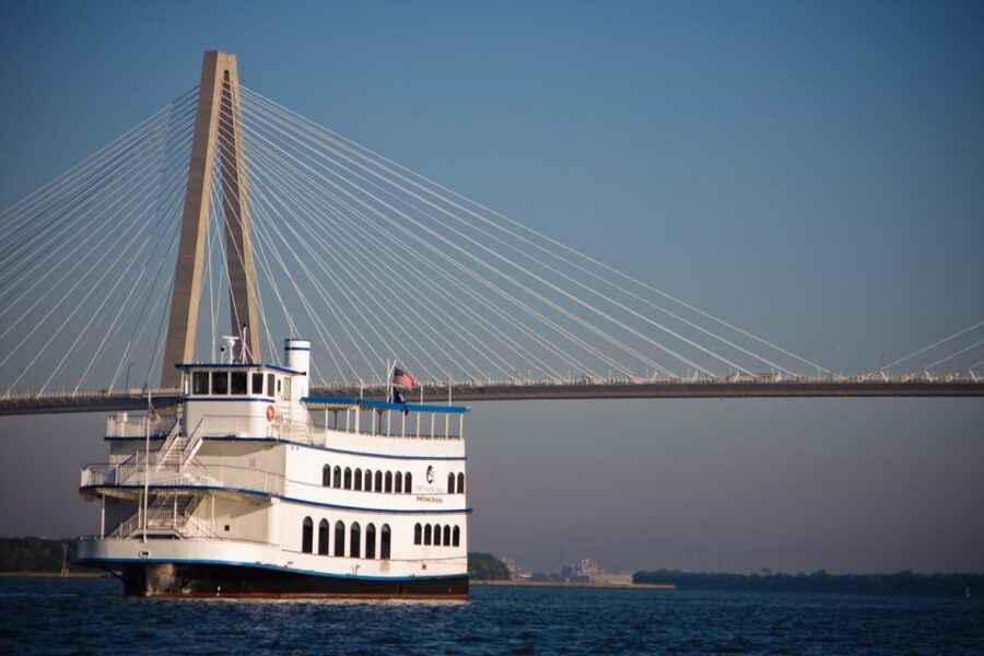 Charleston: Luxury Harbor Dinner Cruise - Fort Sumter, the Battery, and the Ravenel Bridge