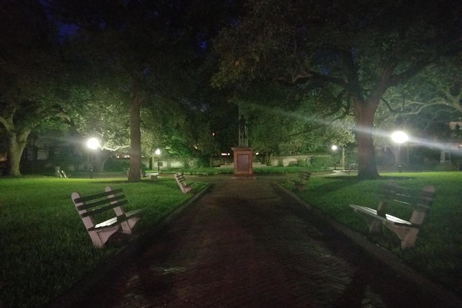 Charleston's Pleasing Terrors Night-Time Walking Ghost Tour - What Mike’s storytelling adds