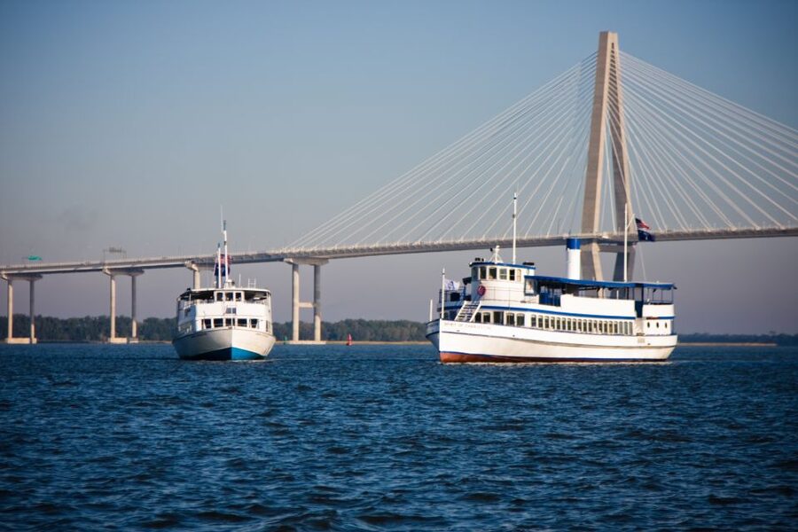 Charleston: Sightseeing Harbor Tour & Dolphin Watch - Fort Sumter and the opening of the Civil War
