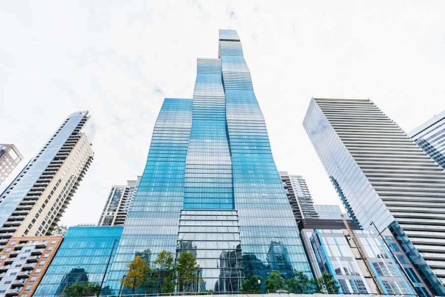 Chicago: 1.5-Hour Lake and River Architecture Cruise - Wolf Point and the return toward the lock