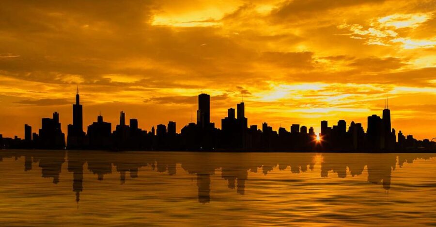 Chicago: 1.5-Hour Scenic Sunset Lake Cruise - Watching sunset from Lake Michigan