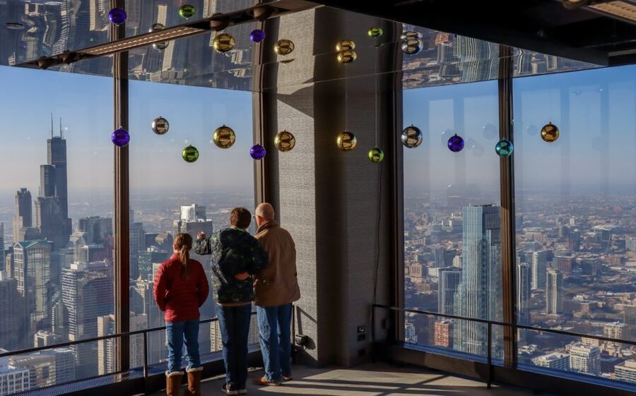 Chicago: 360 Chicago Observation Deck Sip and View Ticket - Should you book it?