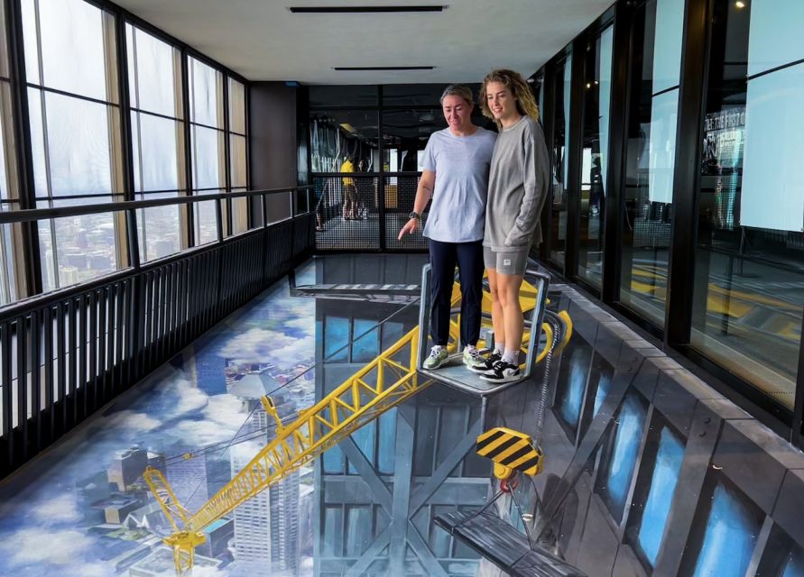 Chicago: 360 Chicago Observation Deck Sip and View Ticket - Who should book 360 CHICAGO?