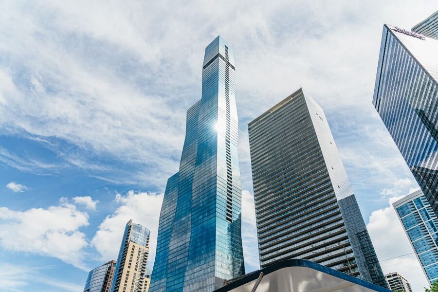 Chicago: 45-Minute Family-Friendly Architecture River Cruise - Outdoor views, indoor comfort, and the wind factor