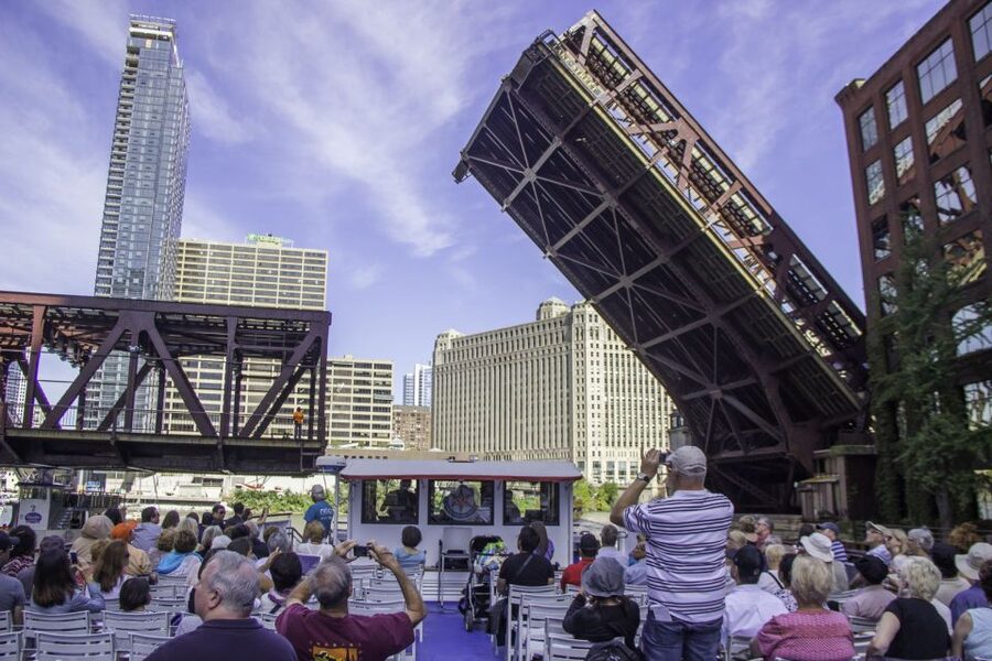 Chicago: 45-Minute Family-Friendly Architecture River Cruise - The route from Michigan Avenue to Willis Tower