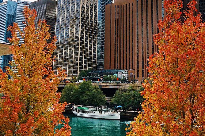 Chicago Architecture Center River Cruise aboard First Lady - Trump Tower and the idea of architectural conversation