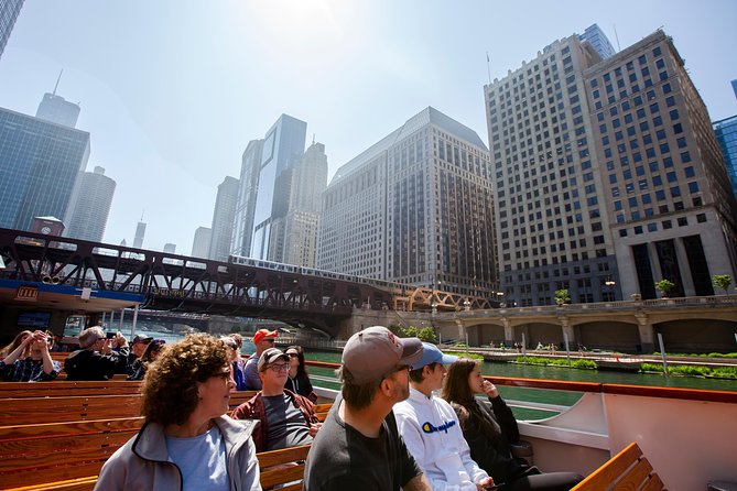 Chicago Architecture River Cruise - What the guide adds