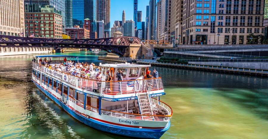 Chicago: Architecture River Cruise Skip-the-Ticket Line - All three branches, not just the downtown corridor