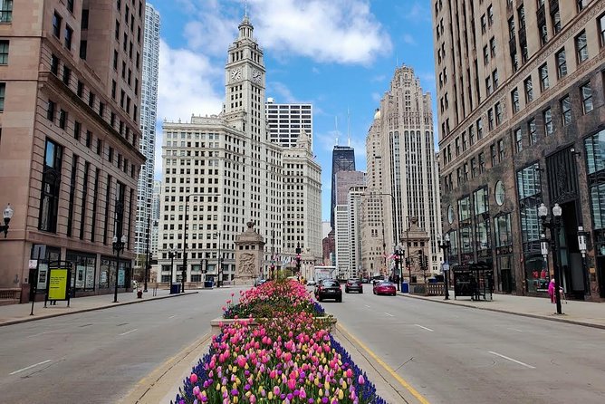 Chicago City Tour with Architecture River Cruise Option - Buckingham Fountain between May and October