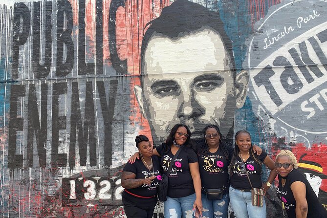 Chicago Crime and Mob Bus Tour - Harry Caray’s vault and the small mob museum