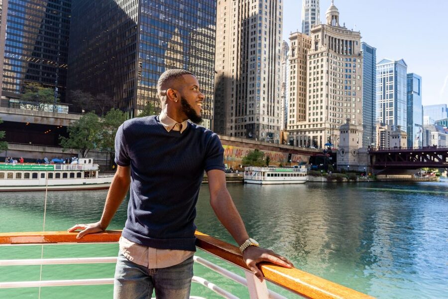 Chicago Explorer Pass: 2 to 7 Attractions including SkyDeck - Shoreline Architecture River Cruise