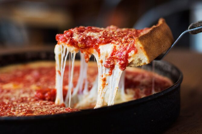 Chicago Favorites Ultimate Food and Walking Tour - Lou Malnati’s or Gino’s East sets the tone