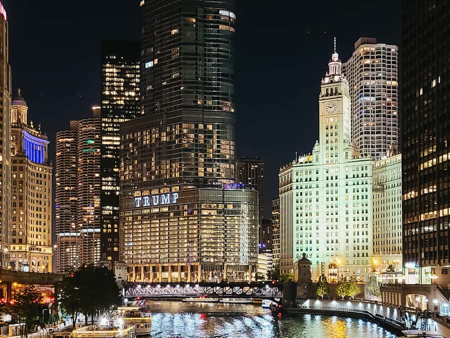 Chicago: Fireworks Cruise with Lake or River Viewing Options - The longer route through the Chicago Locks