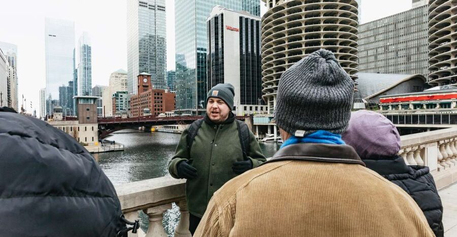 Chicago: Gangsters and Ghosts Guided Walking Tour - Why Chicago’s South Loop makes a good storybook