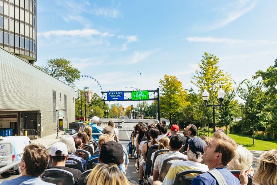 Chicago: Hop-on Hop-off Sightseeing Tour by Open-top Bus - The Magnificent Mile, Water Tower, and 360 CHICAGO